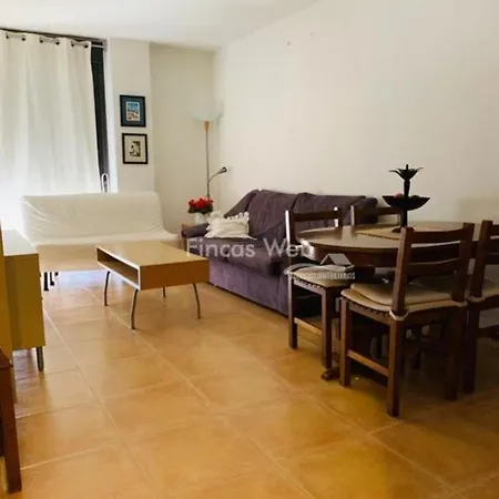 Apartment Torredembarra Centro, Bonito Piso Con Piscina Comunitaria Y Parking, A Pocos Minutos De La Playa