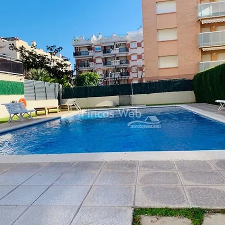 Torredembarra Centro, Bonito Piso Con Piscina Comunitaria Y Parking, A Pocos Minutos De La Playa Apartment